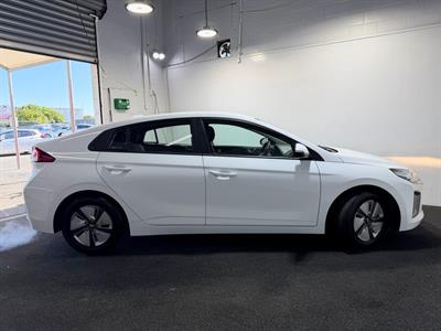 2022 Hyundai IONIQ - Thumbnail