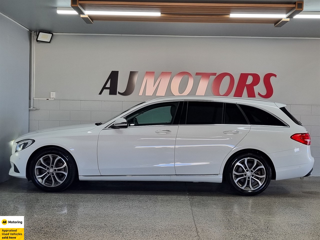 2015 Mercedes-Benz C 180