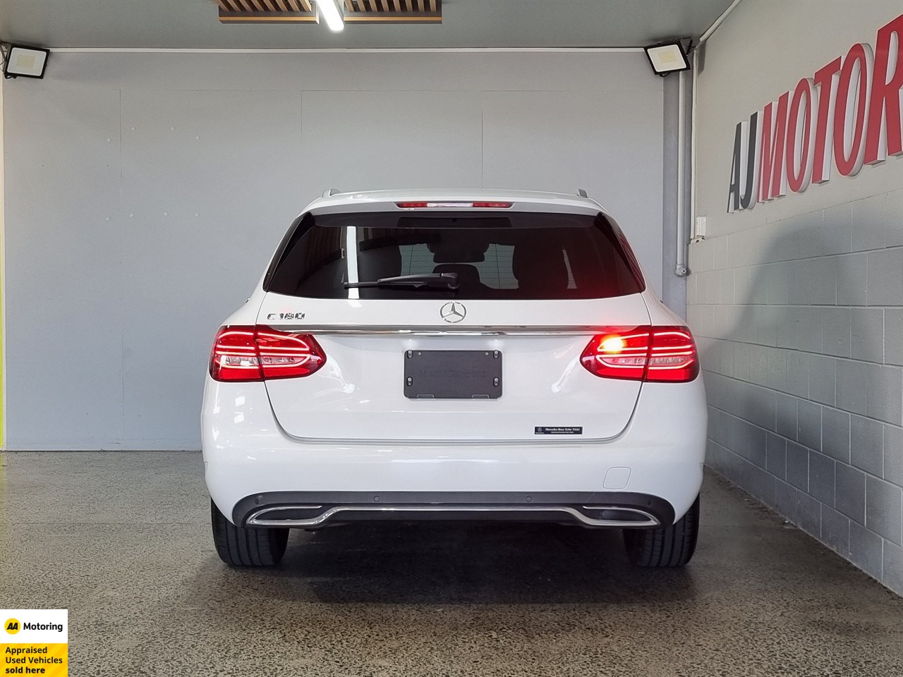 2015 Mercedes-Benz C 180