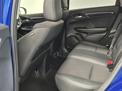 2015 Honda Fit Hybrid - Thumbnail