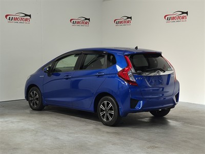 2015 Honda Fit Hybrid - Thumbnail