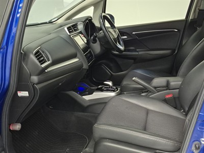 2015 Honda Fit Hybrid - Thumbnail