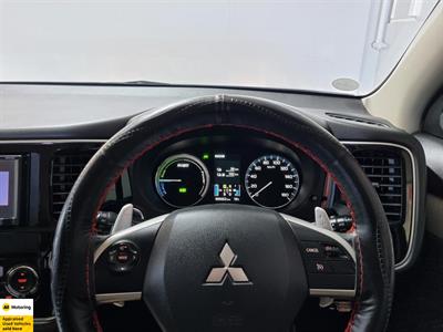 2015 Mitsubishi Outlander - Thumbnail