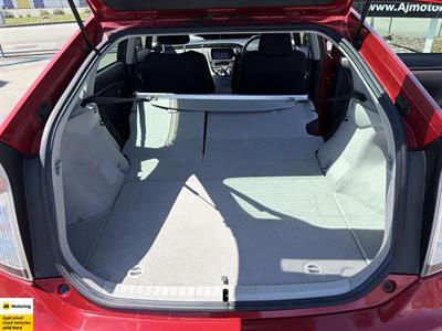 2014 Toyota Prius - Thumbnail