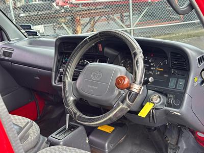 2004 Toyota Hiace - Thumbnail