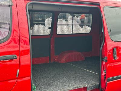 2004 Toyota Hiace - Thumbnail