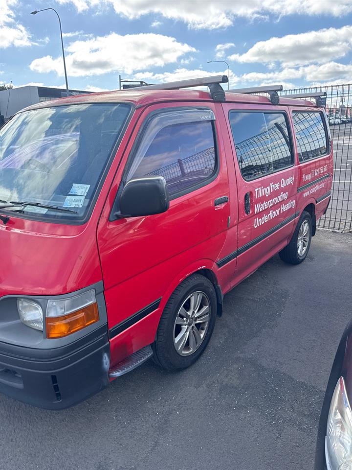 2004 Toyota Hiace