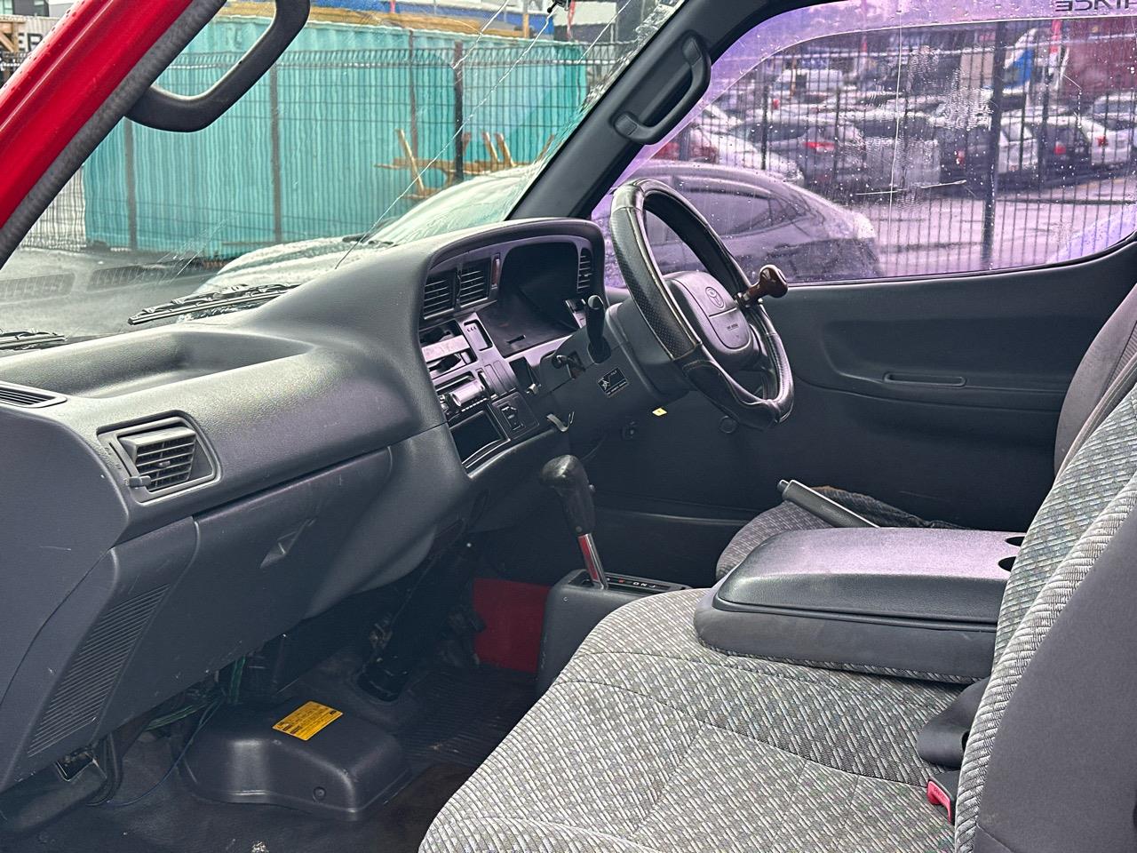 2004 Toyota Hiace