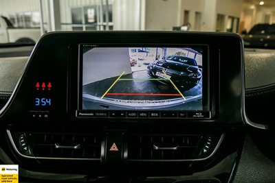 2017 Toyota C-HR - Thumbnail