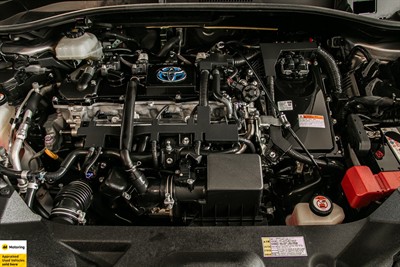 2017 Toyota C-HR - Thumbnail