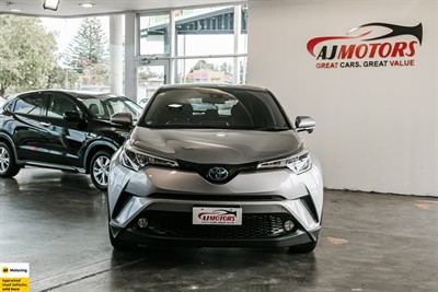 2017 Toyota C-HR - Thumbnail