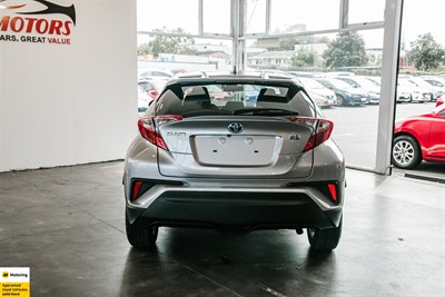 2017 Toyota C-HR - Thumbnail