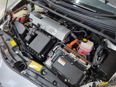 2013 Toyota Prius - Thumbnail