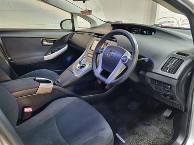 2013 Toyota Prius - Thumbnail