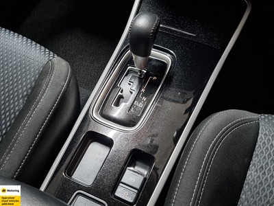 2019 Mitsubishi Outlander - Thumbnail