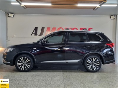 2019 Mitsubishi Outlander - Thumbnail
