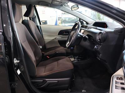 2013 Toyota Aqua - Thumbnail