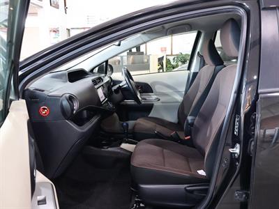 2013 Toyota Aqua - Thumbnail