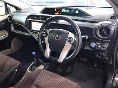 2013 Toyota Aqua - Thumbnail