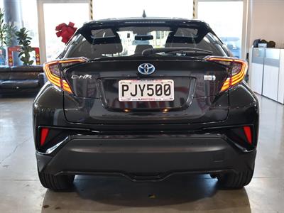 2017 Toyota C-HR - Thumbnail