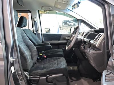2013 Honda STEPWAGON - Thumbnail
