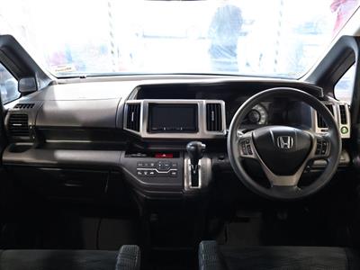 2013 Honda STEPWAGON - Thumbnail
