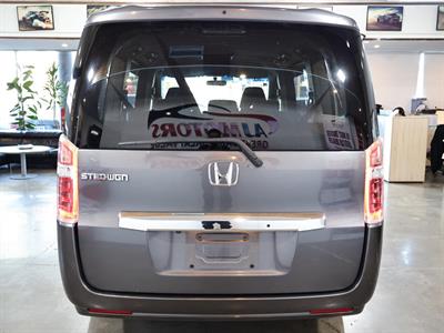 2013 Honda STEPWAGON - Thumbnail
