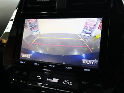 2015 Toyota Prius - Thumbnail