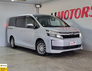 2014 Toyota Voxy - Thumbnail