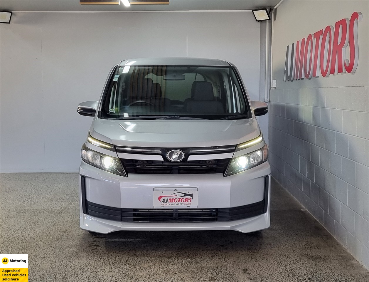 2014 Toyota Voxy