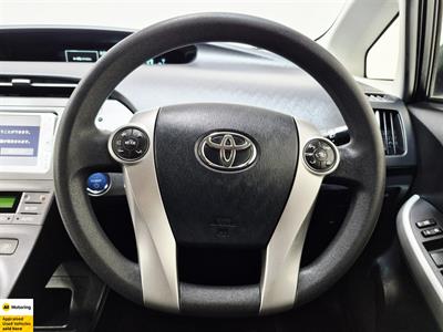 2013 Toyota Prius - Thumbnail
