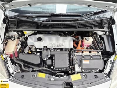 2013 Toyota Prius - Thumbnail