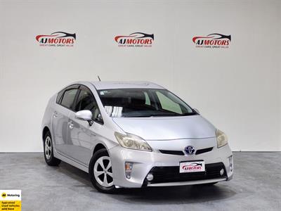 2013 Toyota Prius - Thumbnail