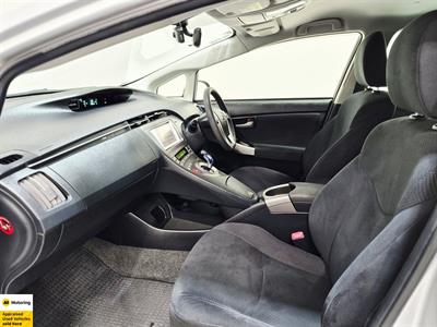 2013 Toyota Prius - Thumbnail