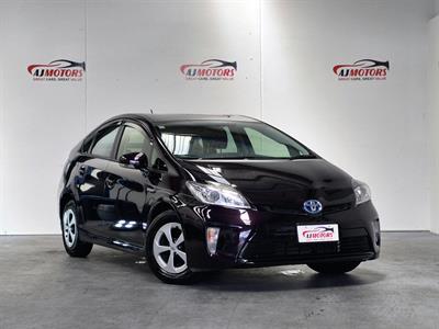 2013 Toyota Prius - Thumbnail