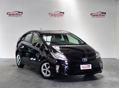 2013 Toyota Prius - Thumbnail