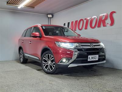 2017 Mitsubishi Outlander - Thumbnail