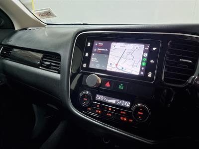 2017 Mitsubishi Outlander - Thumbnail