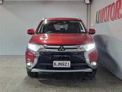 2017 Mitsubishi Outlander - Thumbnail