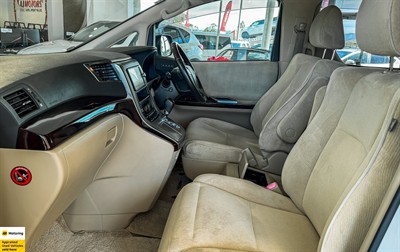 2012 Toyota Alphard - Thumbnail