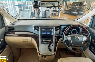 2012 Toyota Alphard - Thumbnail