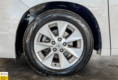 2012 Toyota Alphard - Thumbnail