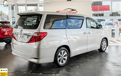 2012 Toyota Alphard - Thumbnail