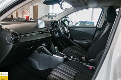 2020 Mazda 2 - Thumbnail