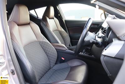 2017 Toyota C-HR - Thumbnail