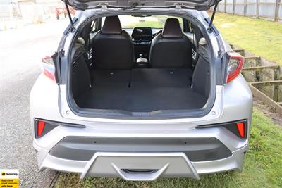 2017 Toyota C-HR - Thumbnail