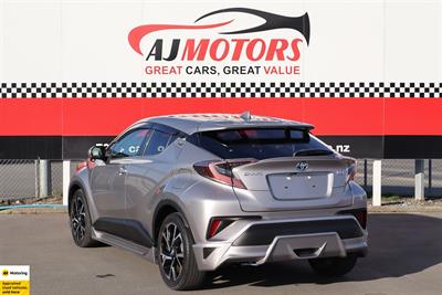 2017 Toyota C-HR - Thumbnail