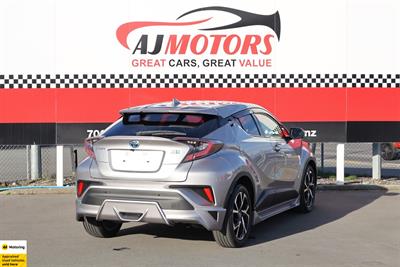 2017 Toyota C-HR - Thumbnail