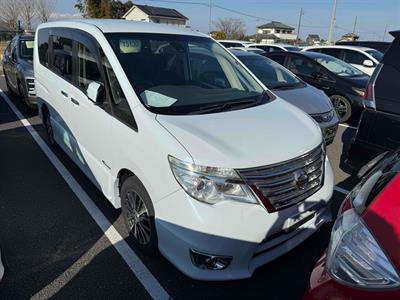 2015 Nissan serena - Thumbnail