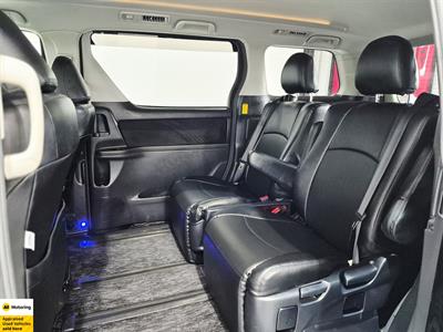 2012 Toyota Vellfire - Thumbnail